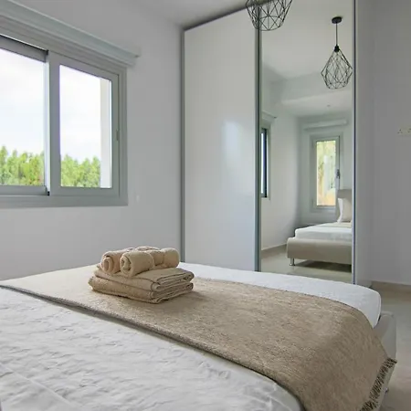 Phaedrus Living Luxury Ellison *