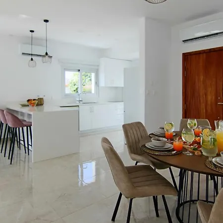 Phaedrus Living Luxury Ellison Villa
