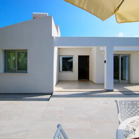 Phaedrus Living Luxury Ellison *