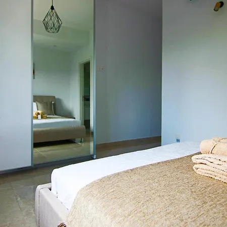 Villa Phaedrus Living Luxury Ellison